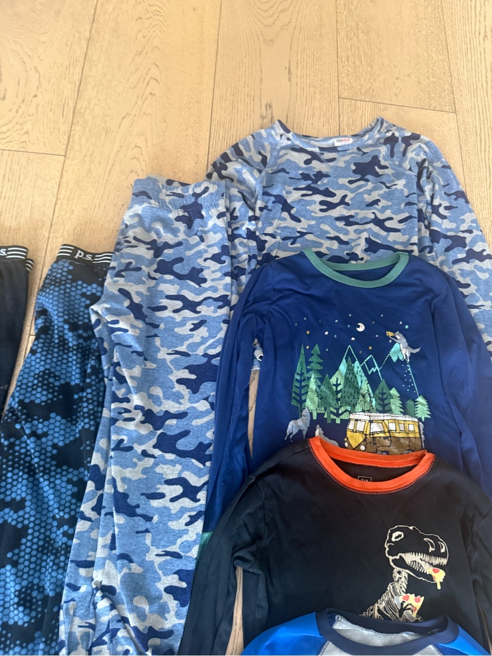 Bundle of eight kids boys size 10/12  Pajama Set - Multicolor Sleepwear - Picture 6 of 8